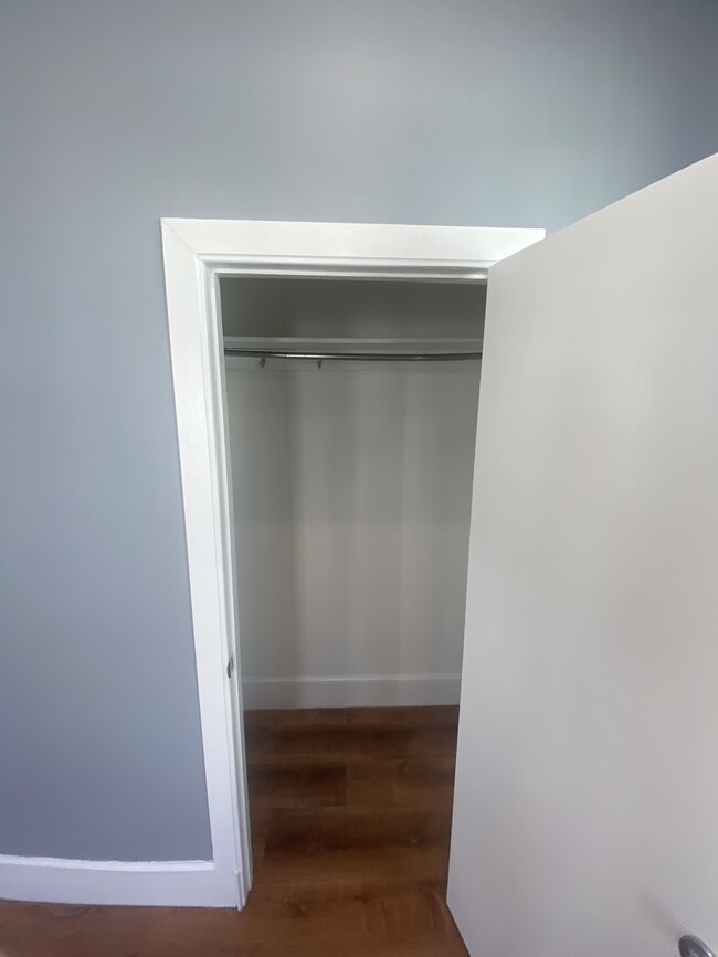 Armario del dormitorio 1 - 518 Westford St
