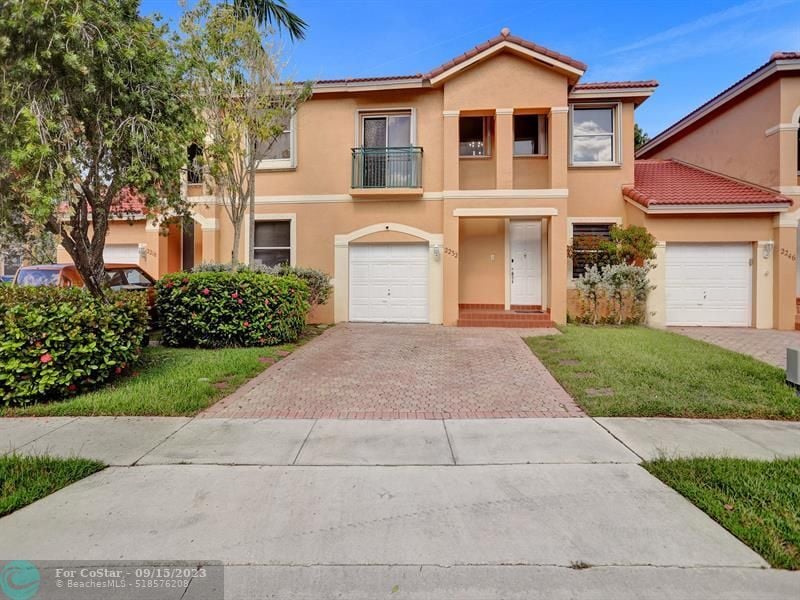 2232 NW 160th Terrace, Pembroke Pines, FL 33028 Townhome Rentals in