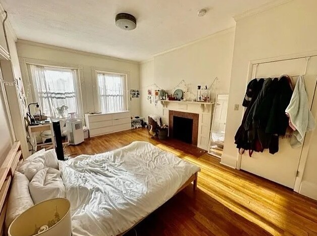 Building Photo - 910 Beacon St