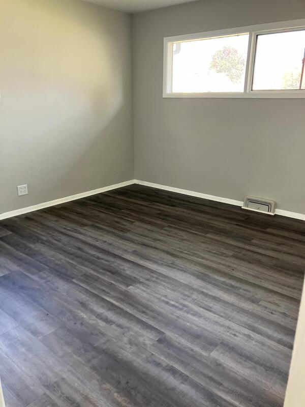 Foto del edificio - 4820 Bluebird Ave