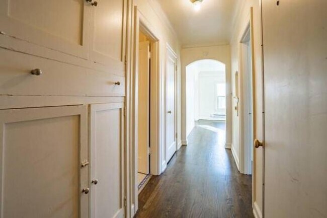 Building Photo - 1 bedroom in Seattle WA 98103