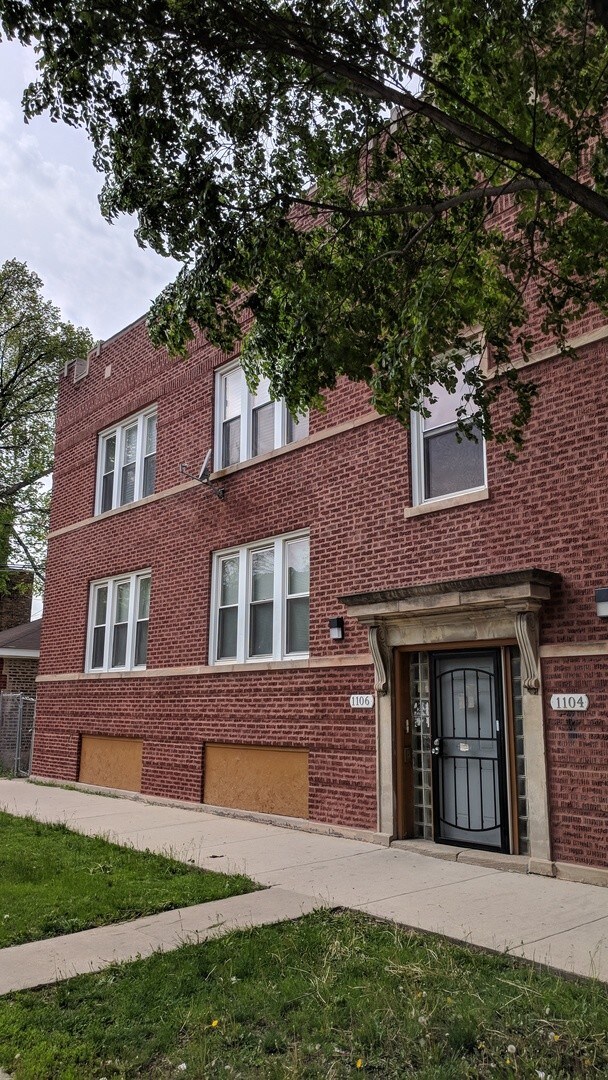 Building Photo - 1106 W 78th St
