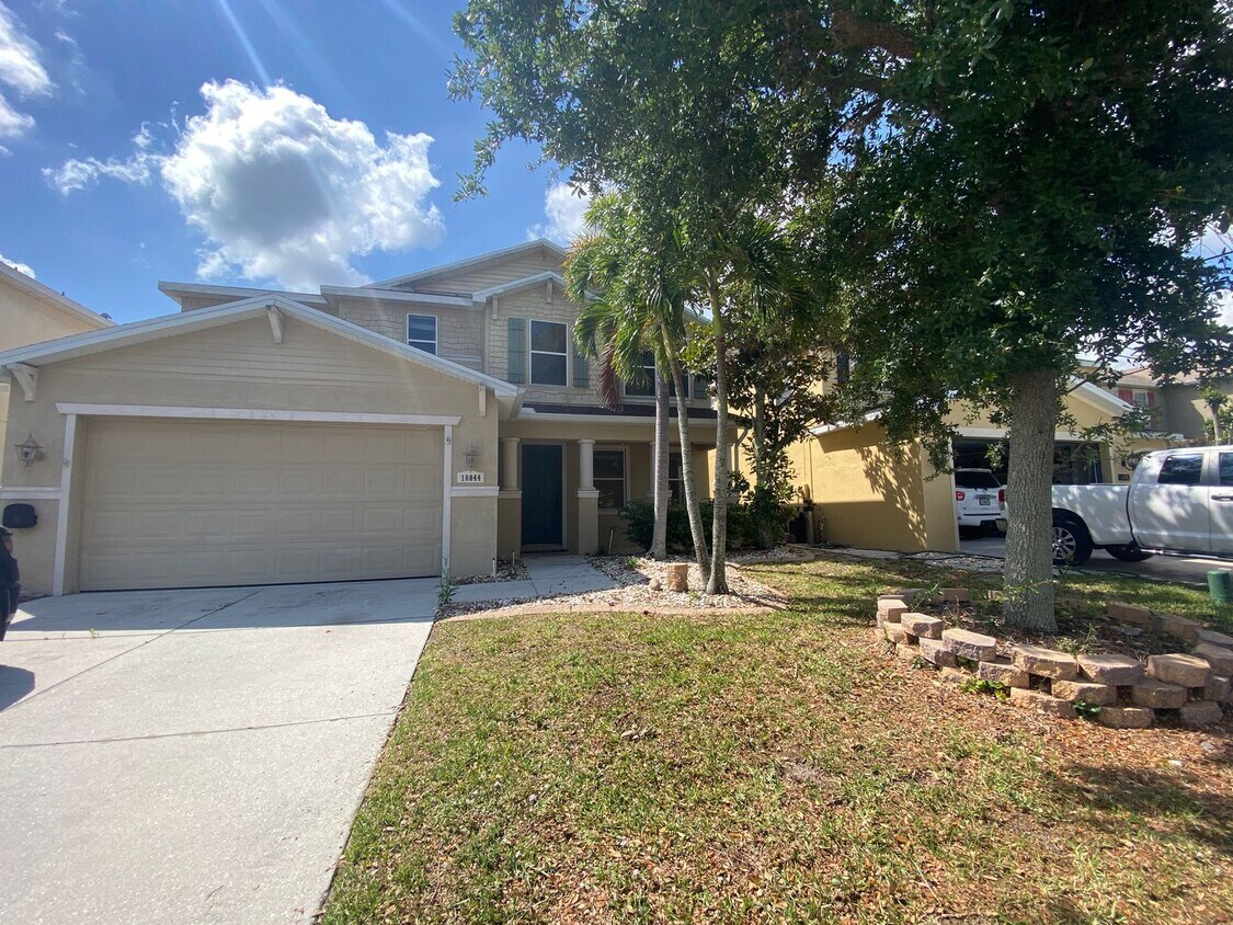 Foto principal - 10044 Winding River Rd