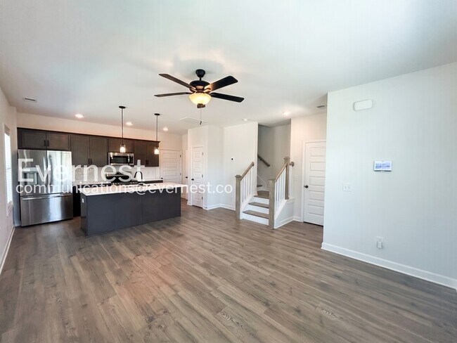 Foto del edificio - Modern Living Awaits in Antioch with Garage/ 3 beds & 2.5 baths / Available now!