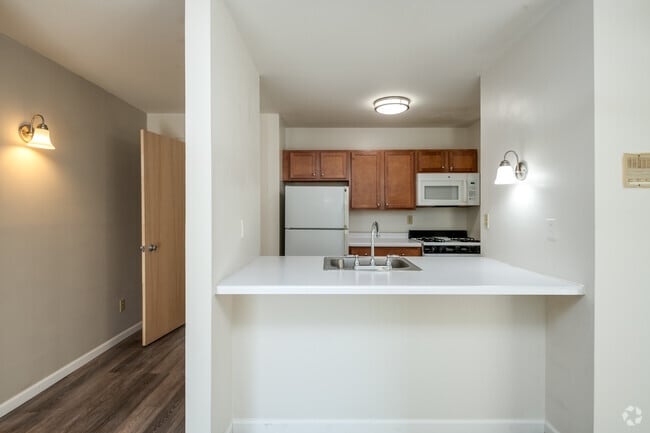 2 BR, 1 BA - 950SF - Oakland Properties