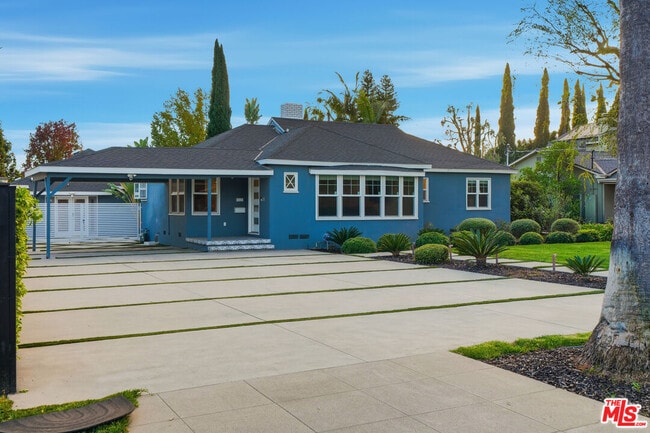 Foto del edificio - 15040 Hamlin St