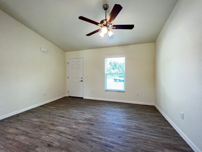 Building Photo - Lovely 3 Bedroom, 2 Bathroom Home in Ocala!!