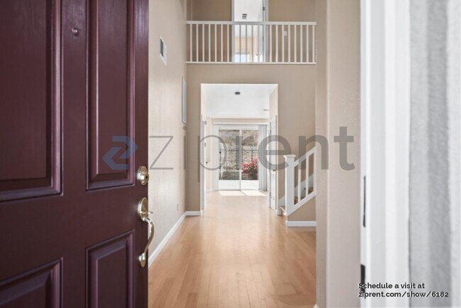 Building Photo - Unit