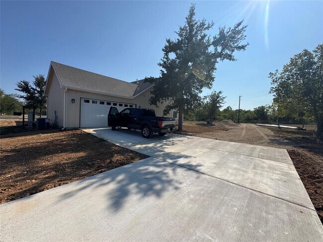 Foto del edificio - 1353 Red Town Rd