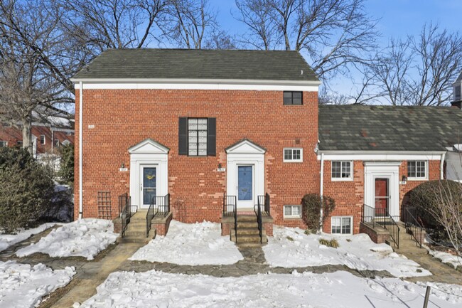 Building Photo - 3115 Martha Custis Dr