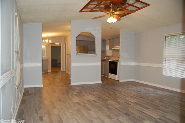 Building Photo - 1721 Leonard Dr