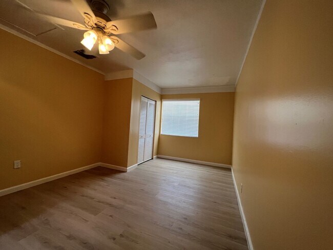 Building Photo - 3-Bedroom, 2-Bath Home with additional Off...