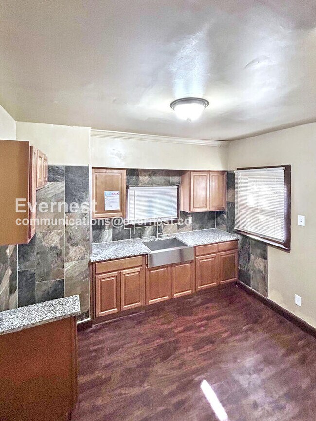 Foto del edificio - 988 Brunswick Rd