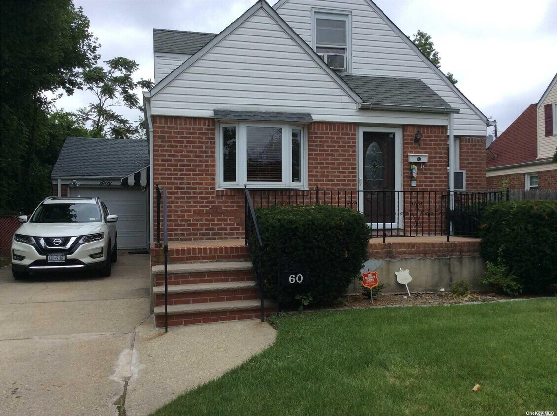 60 Crystal St, Elmont, NY 11003 House Rental in Elmont, NY