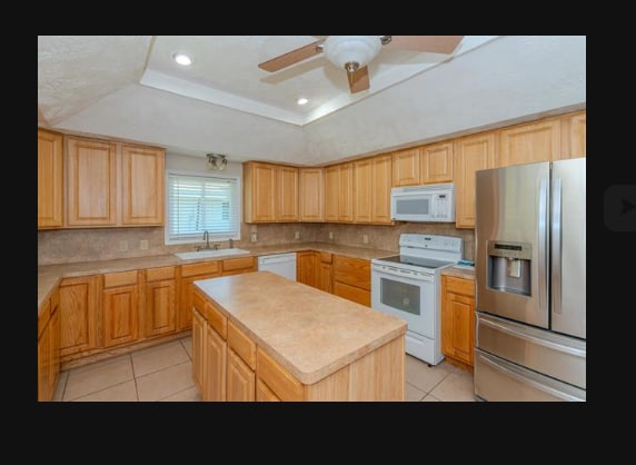 Foto del edificio - 320 Bell Ave