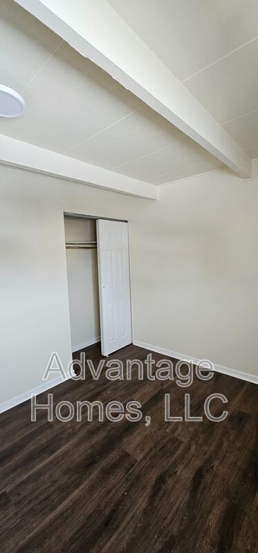 Building Photo - 820 N 70th St