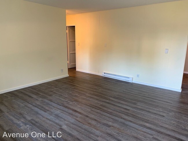Foto del edificio - 626 Harrington Ave NE