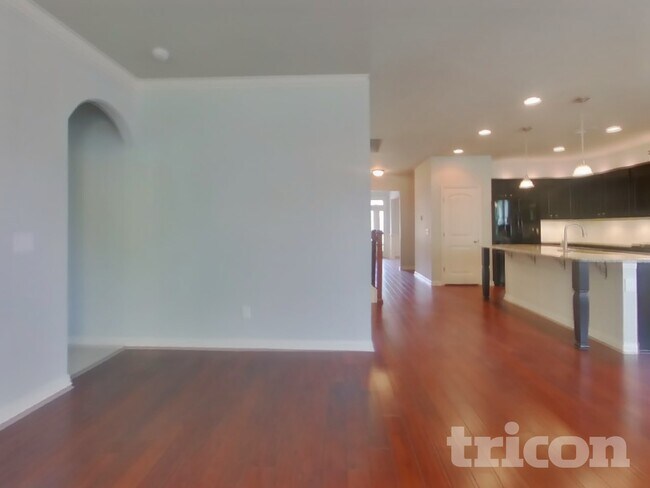 Building Photo - 3013 Alan Dr