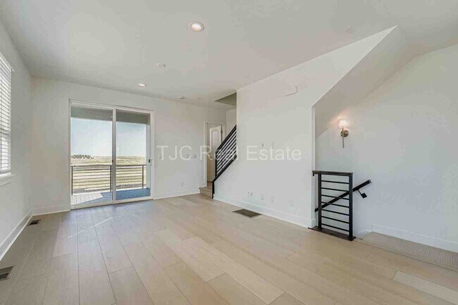Foto del edificio - 20568 E 63rd Ave