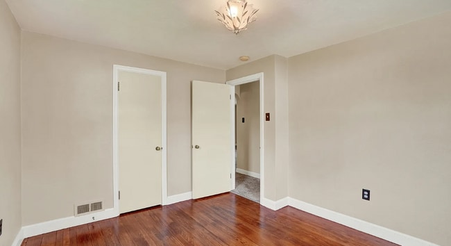 Building Photo - 1129 Ruxton Rd