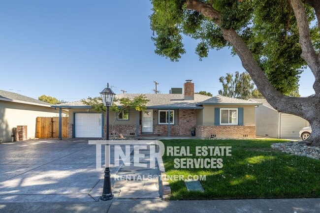 Photo - 1107 Meadow Rd- House