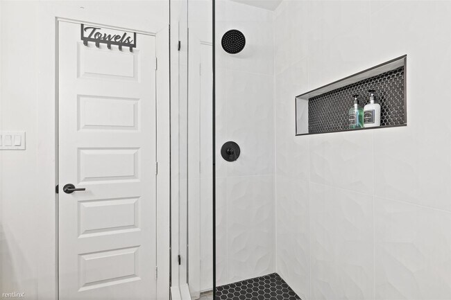 Foto del edificio - 3 br, 2 bath House - 2973 Selma Lane
