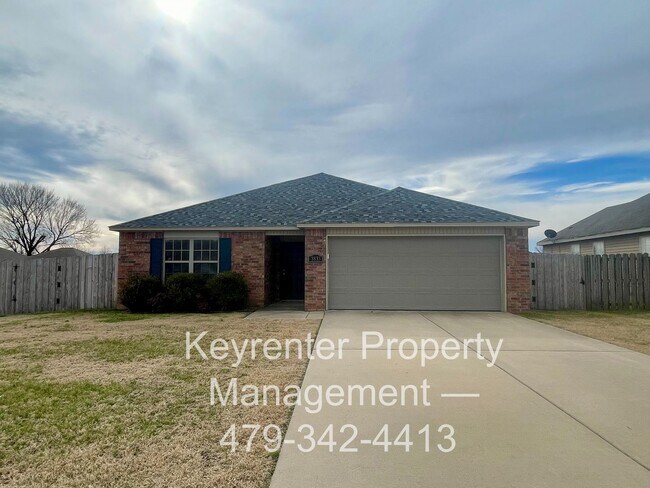Foto del edificio - Spacious 3-Bedroom Springdale Home with Fenced Yard