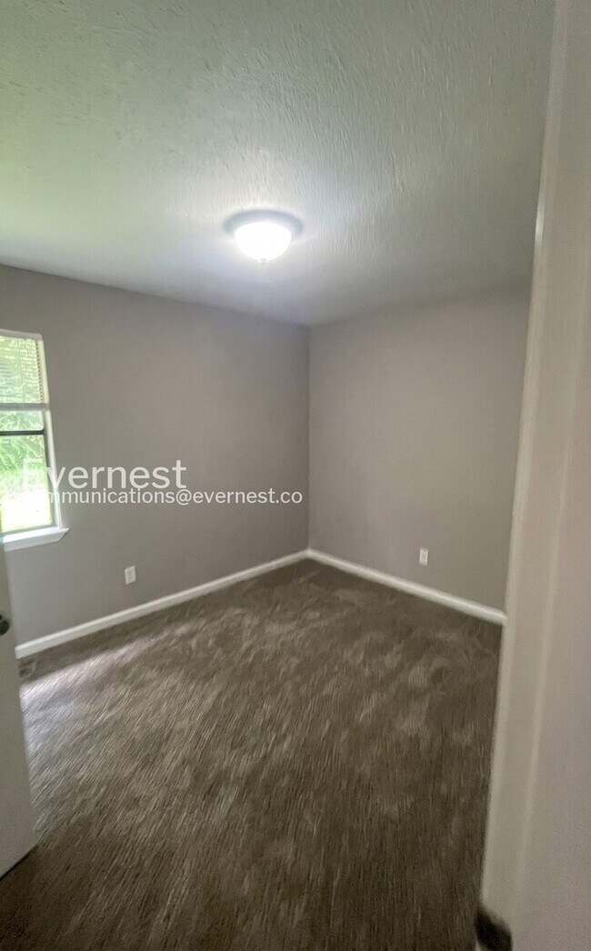 Foto del edificio - 8025 Marsh Mountain Rd