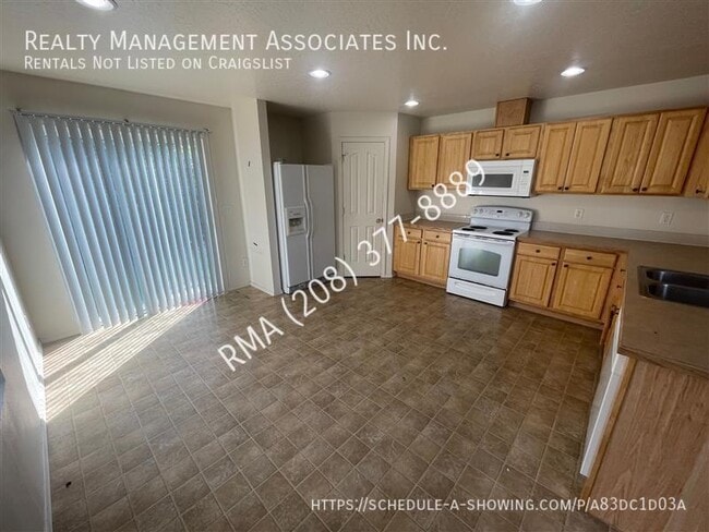 Building Photo - 9611 W Idlewood Dr