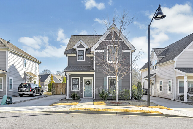 Building Photo - 20 Greenridge Dr