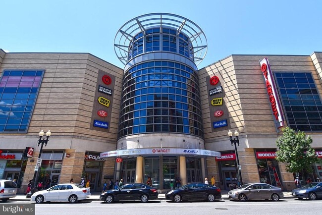 Building Photo - 625 Park Rd NW