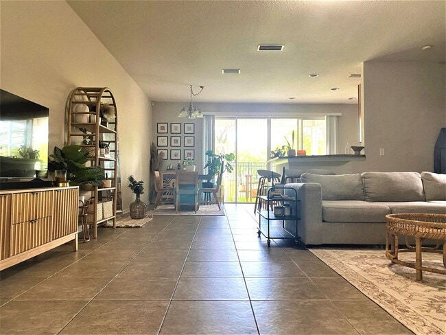 Building Photo - 4877 Castlegate Ct