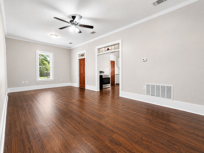 Foto del edificio - 2208 Coggin Ave