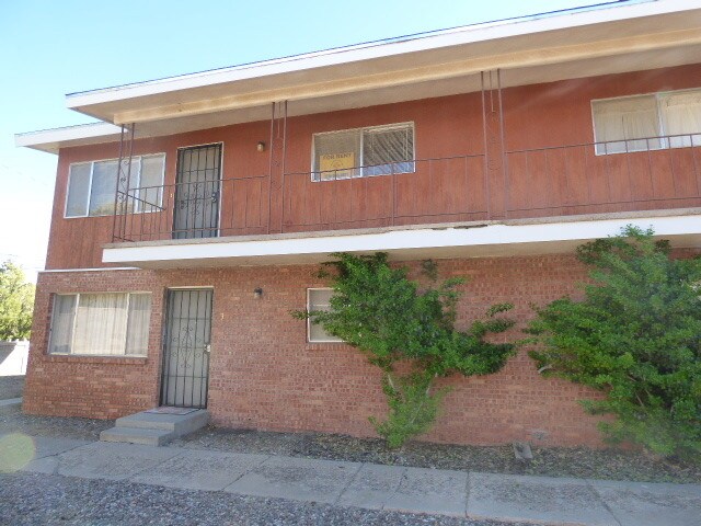 Building Photo - 704 N A St