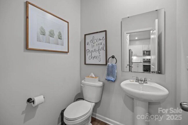 Foto del edificio - 7718 Nelson Rd