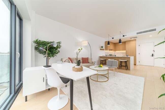 Foto del edificio - 30-05 Vernon Blvd