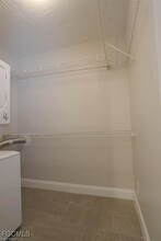 Building Photo - 305 Bougainvillea Rd W