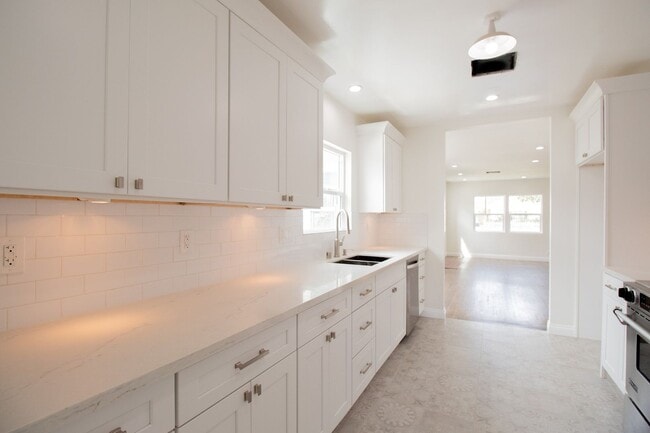 Building Photo - 17016 Van Ness Ave