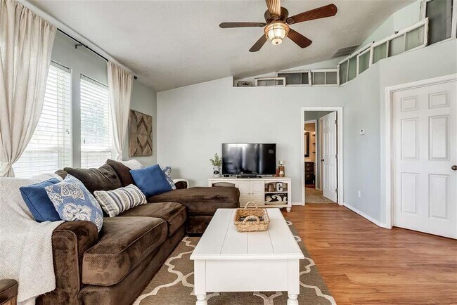 Foto del edificio - Cute Kuna home in the Farmhouse subdivision