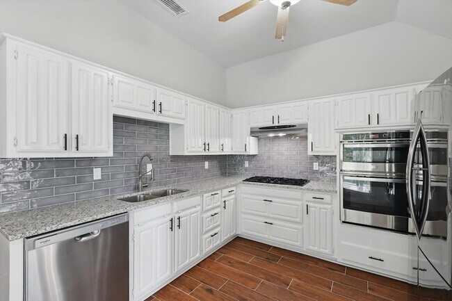 Foto del edificio - 501 Meadowood Ln