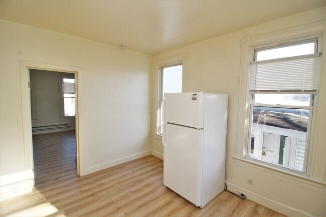 Foto del edificio - 6901-6903 Belair Rd