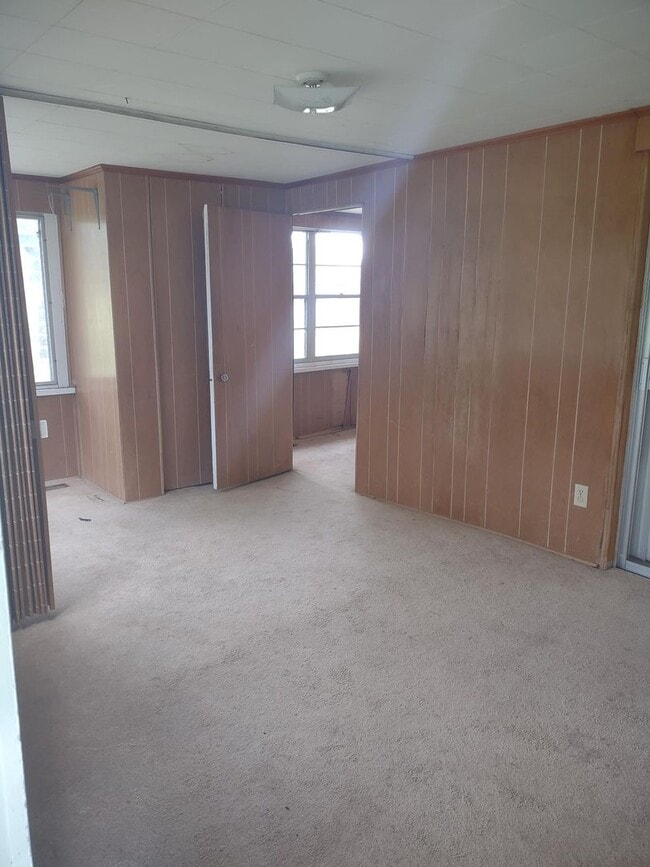 Building Photo - House for Rent