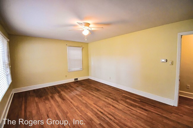 Building Photo - 3 br, 1 bath House - 521 Oak St