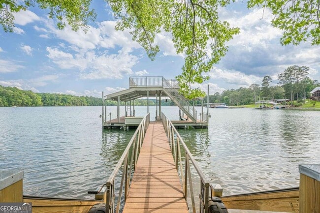 Building Photo - 2555 Chattahoochee Ln