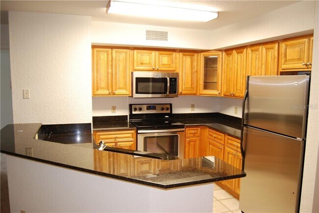 Building Photo - 832 Camargo Way