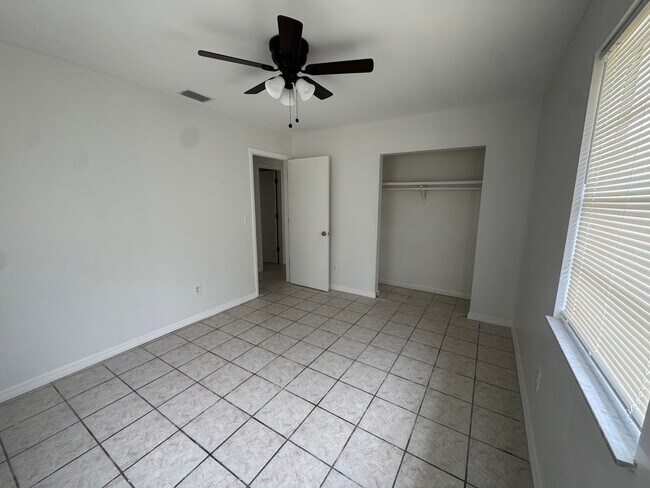 Foto del edificio - 5010 Killarney Ave