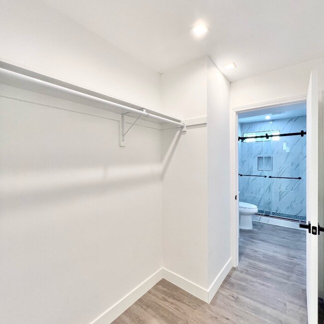 Foto del edificio - 701 N Hill Pl