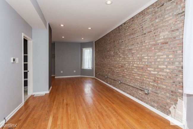 Foto del edificio - 4 br, 2 bath House - 2823 N Whipple St