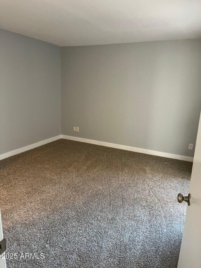 Building Photo - 3131 W Cochise Dr