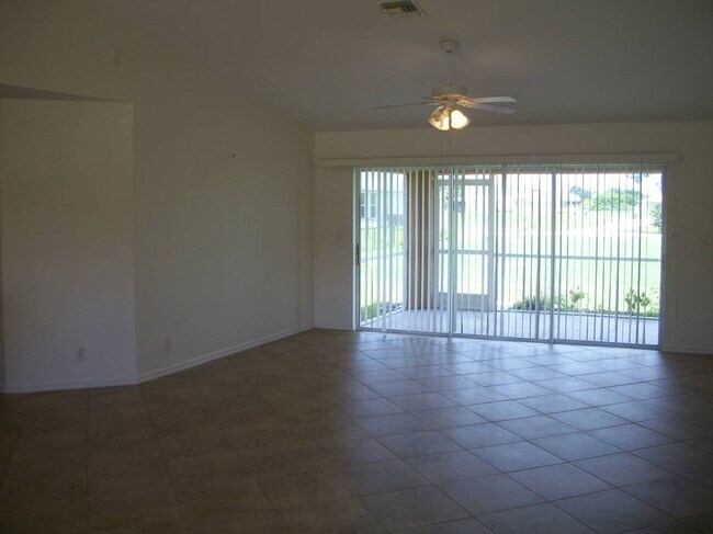 Foto del edificio - 229 NW 1st St
